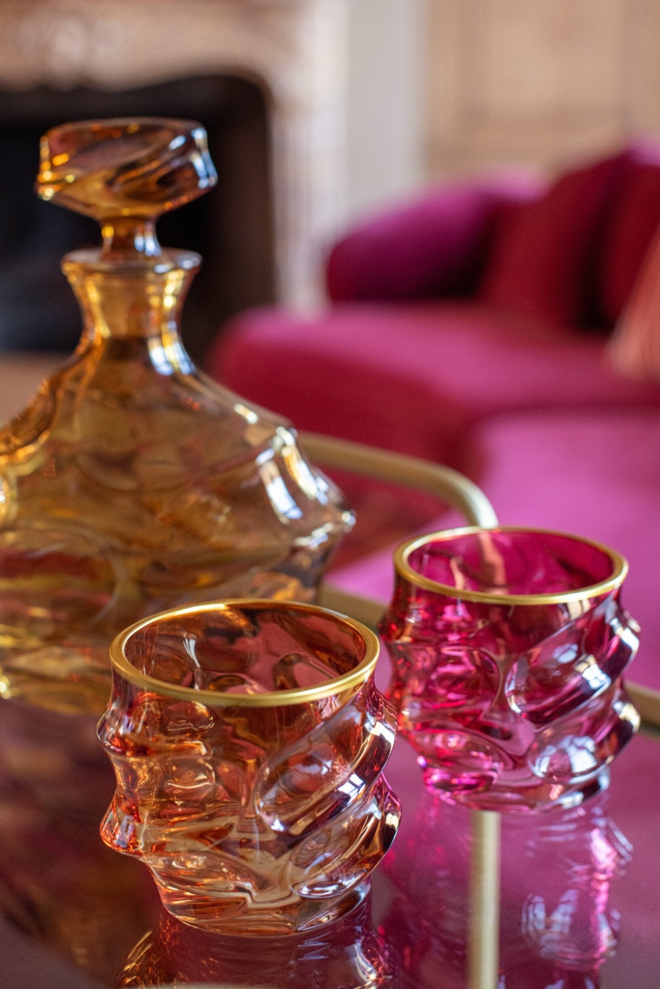 J-Line Wasserglas mit Relief und goldenem Rand Bordeaux/Hellrosa Sortiert – 2 Stück