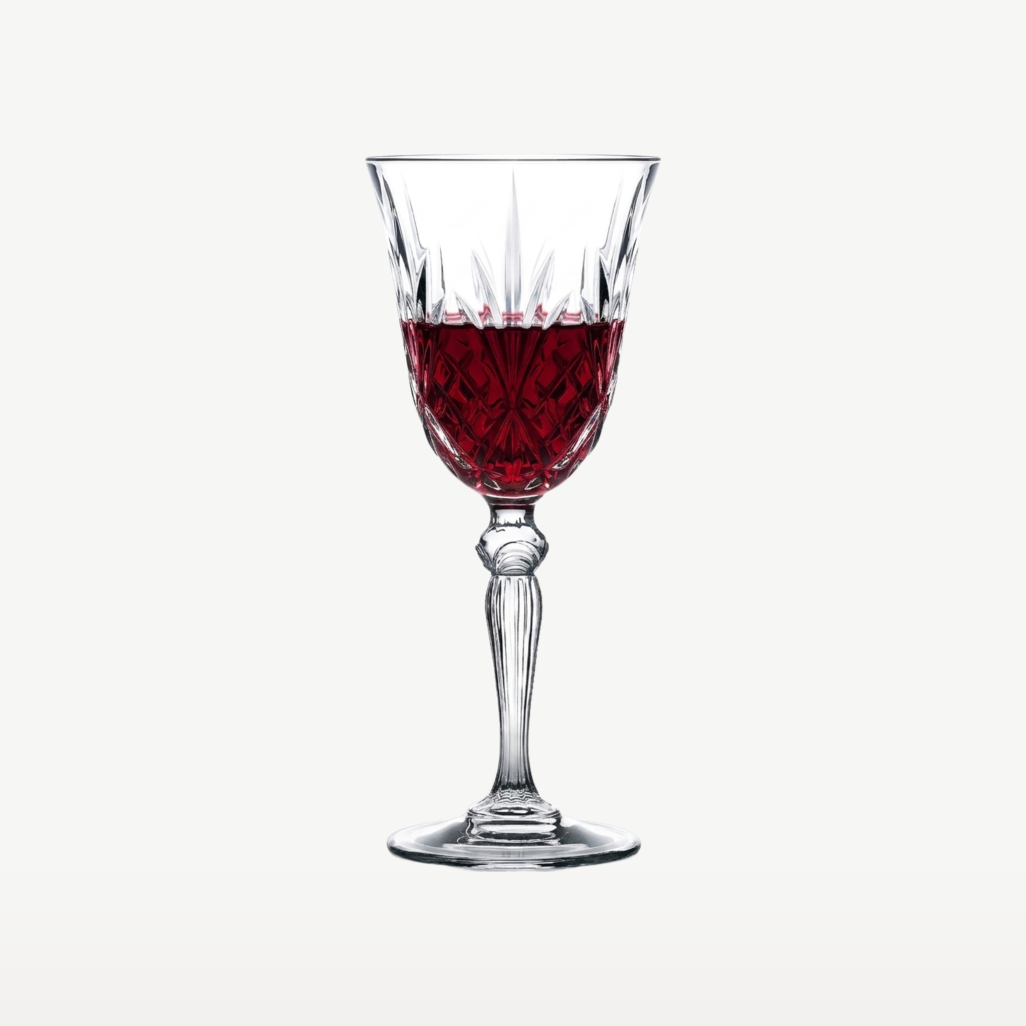 RCR Melodia Wijnglas 21 cl gevuld met rode wijn