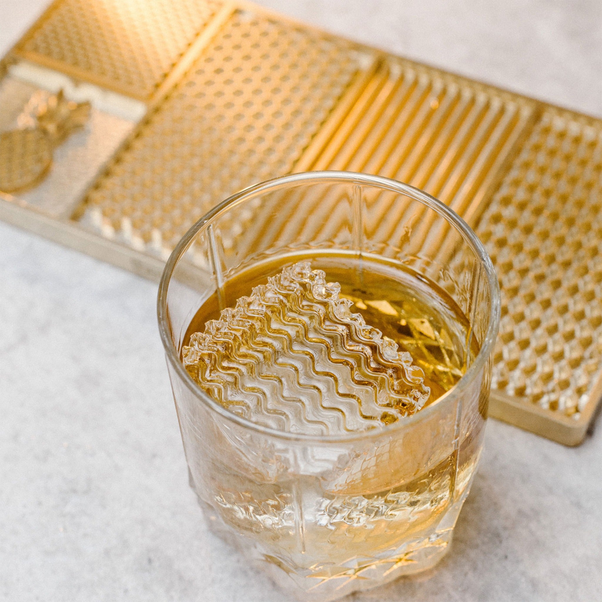 Bar Professional IJsstempeltray Messing in gebruik