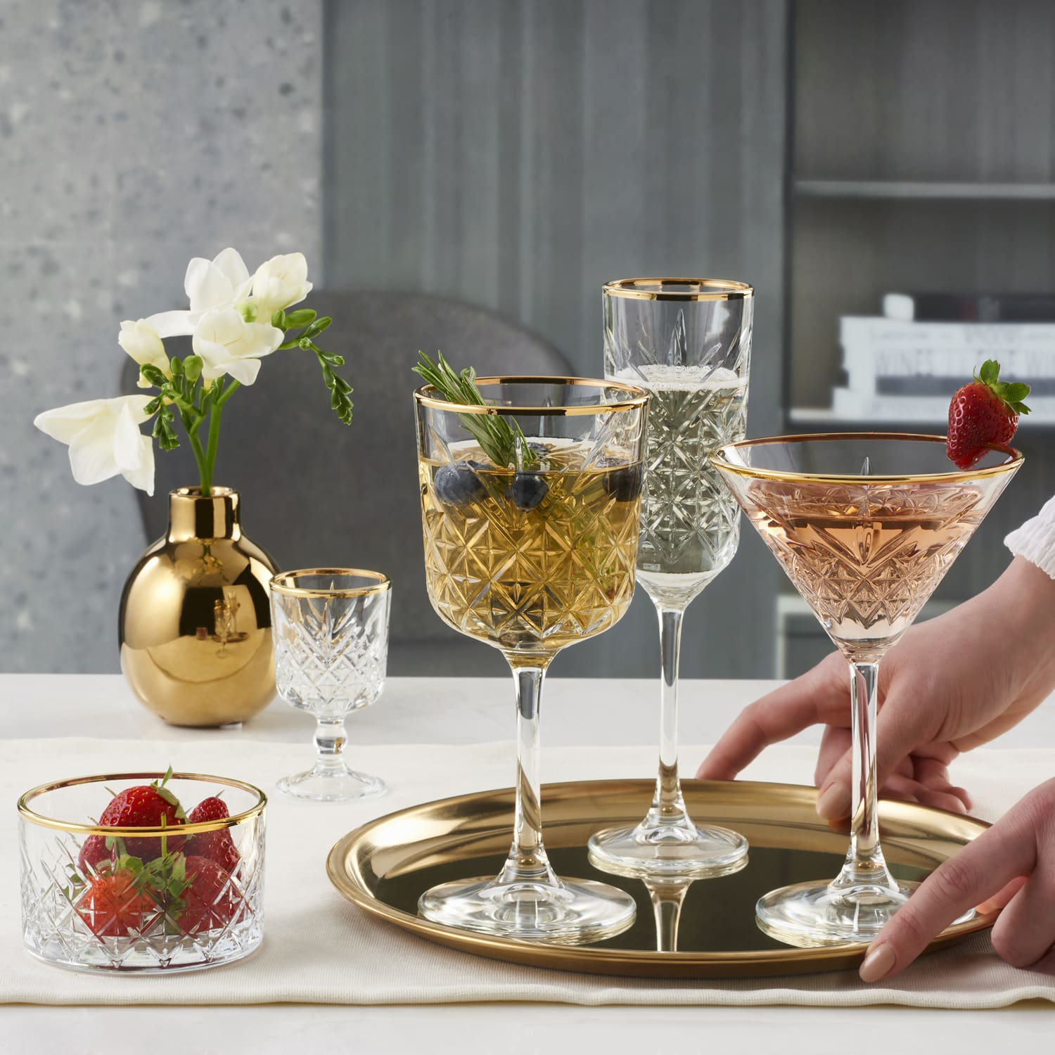 Pasabahce Timeless Martiniglas 23 Cl Gouden Rand - 4 Stuks - Glazen.nl