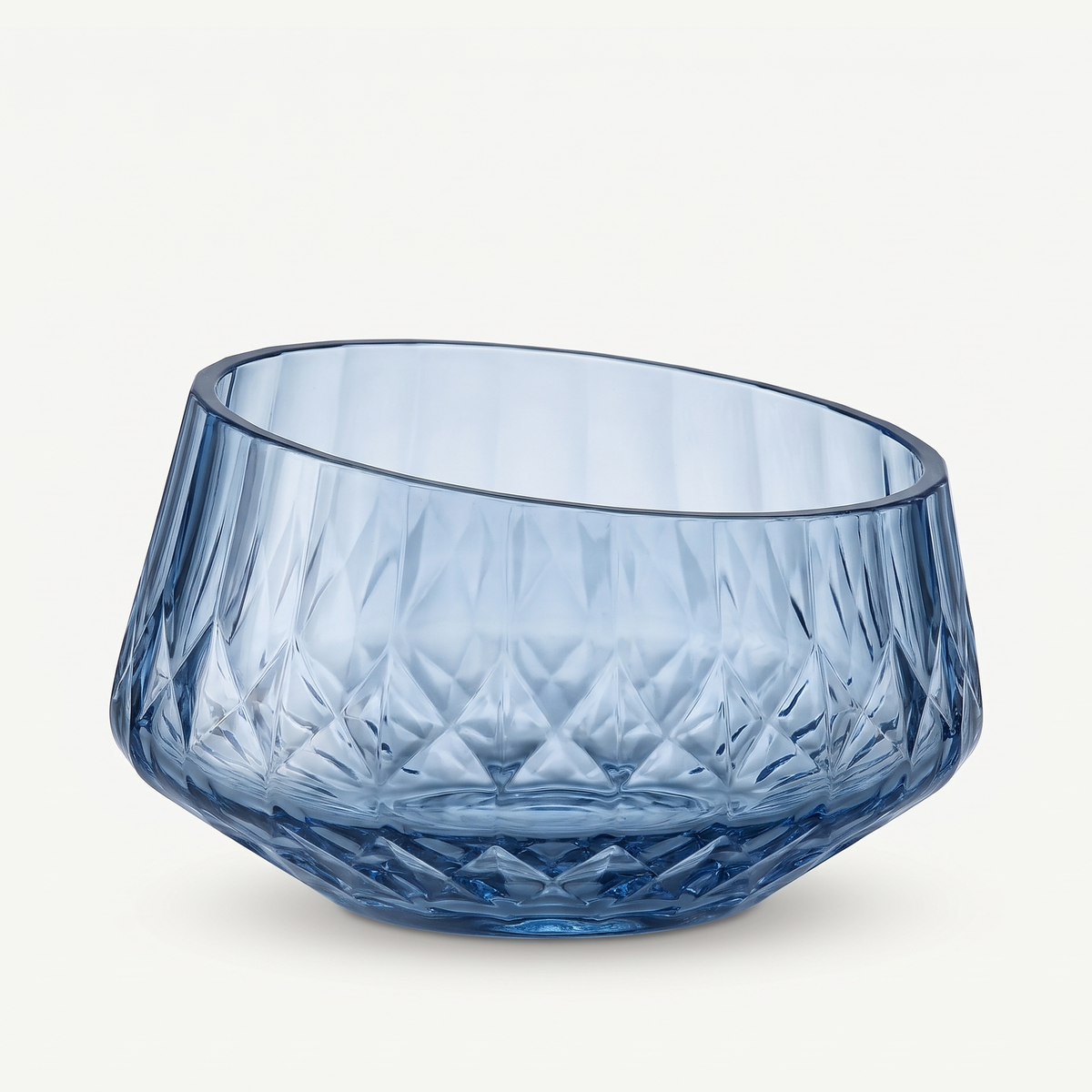 Zwiesel Glas Diamonds Schaal 101 mm Blauw op een gebroken witte achtergrond