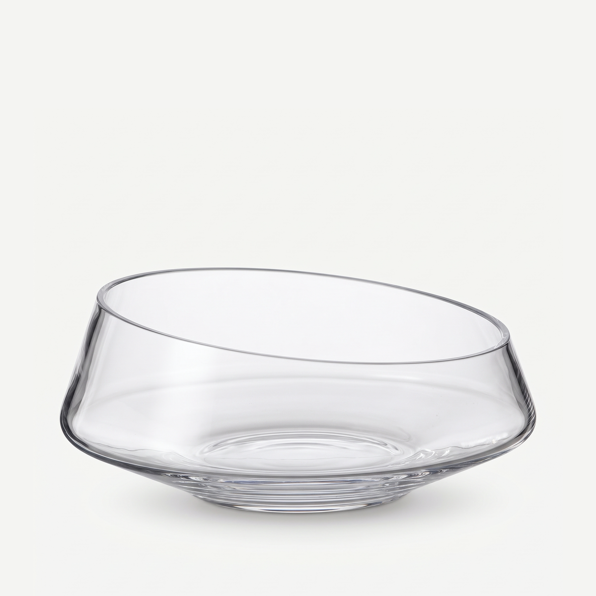 Zwiesel Glas Diamonds Schaal 101 mm Kristal op een gebroken witte achtergrond