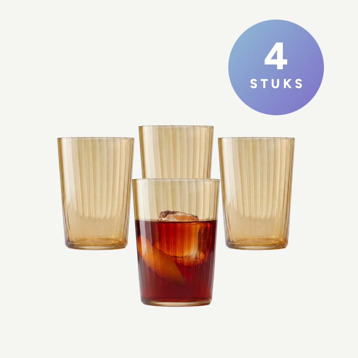 Set van 4 amberkleurige L.S.A. Gems tumblers van 56 cl, een glas gevuld met een koude drank
