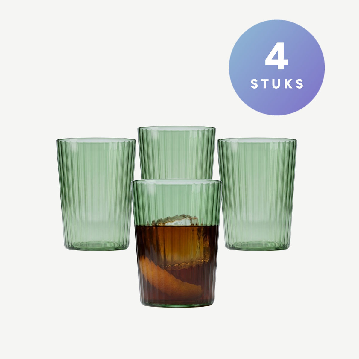 Set van 4 groene L.S.A. Gems tumblers van 56 cl, een glas gevuld met een koude drank