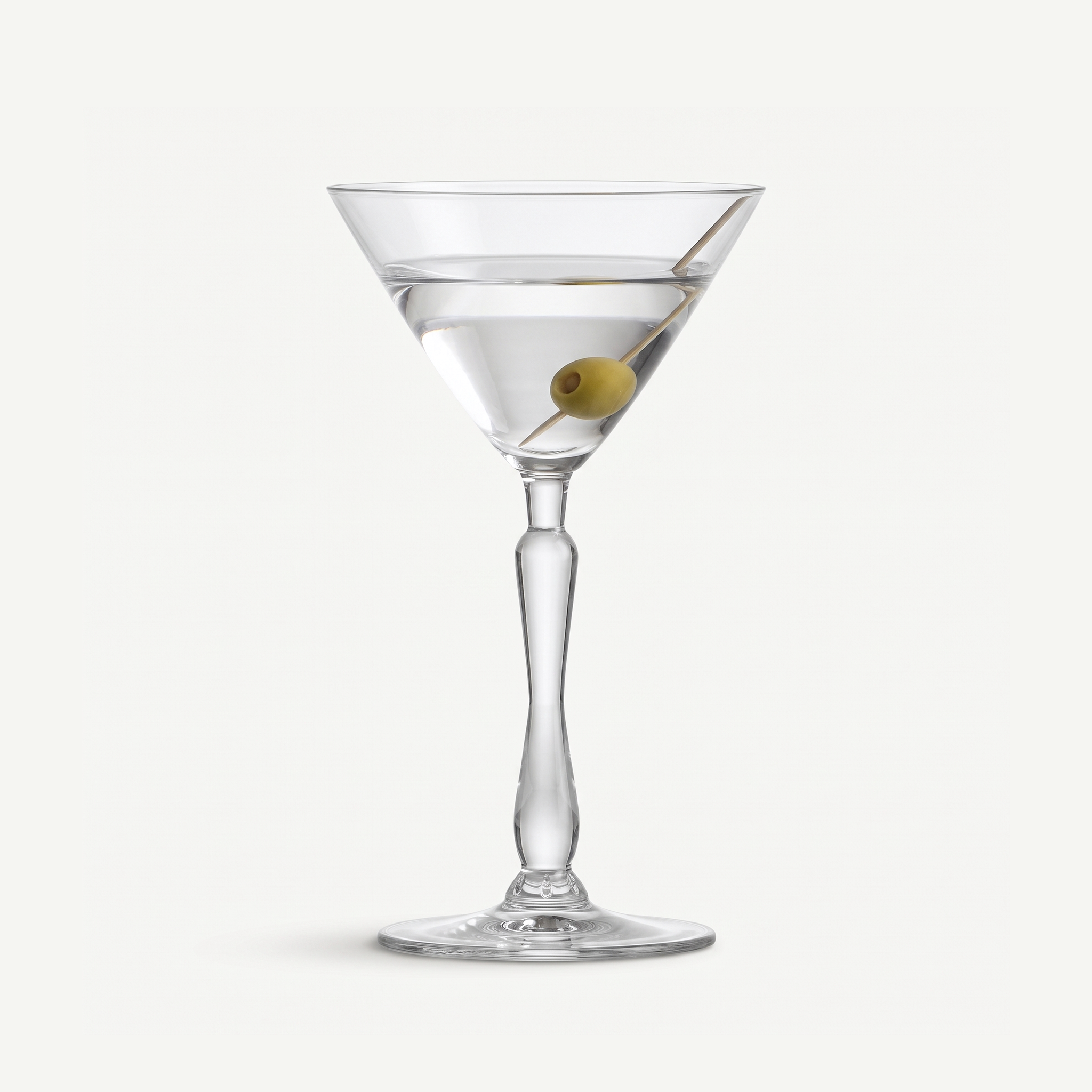 Onis New Era martiniglas 18,5 cl met balusterstijl, gevuld met een martini met olijf